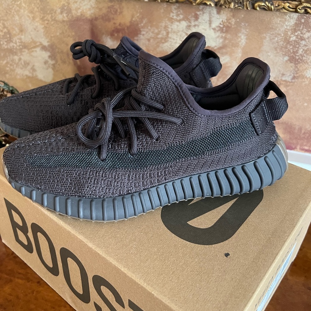 YEEZY Boost 350 V2